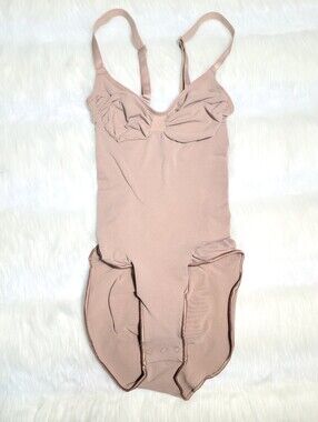 SKIMS Seamless Sculpt Brief Bodysuit Tan Sienna Small NEW